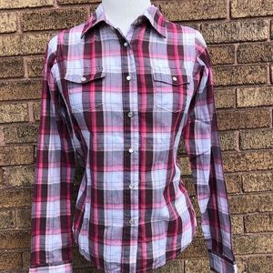 Women’s Wrangler western pearl snap shirt size S